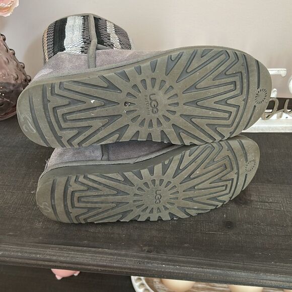 GUC UGG Australia Classic Short Woven UGGpure Lined boots(size 9) - Picture 10 of 13